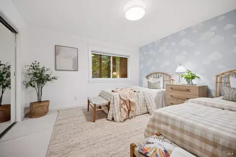 Bedroom - 481 Cascade Dr, Mill Valley, CA 94941 photo 4 of 4