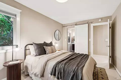 Bedroom - 481 Cascade Dr, Mill Valley, CA 94941 photo 3 of 4