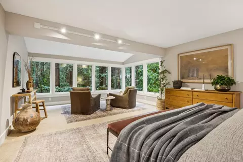 Bedroom - 481 Cascade Dr, Mill Valley, CA 94941 photo 2 of 4