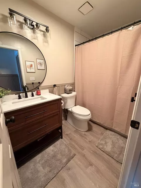 Bath - 1530 Ferrero Dr, Dixon, CA 95620 photo 1 of 5