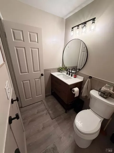 Bath - 1530 Ferrero Dr, Dixon, CA 95620 photo 3 of 5