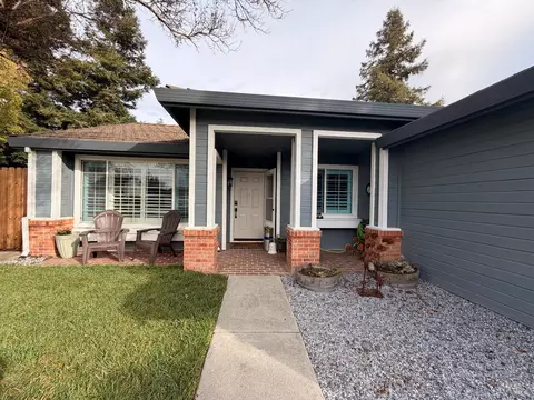 Exterior - 1530 Ferrero Dr, Dixon, CA 95620 photo 2 of 5