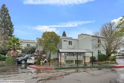 Exterior - 106 Courtyards E, Windsor, CA 95492 photo 5 of 14