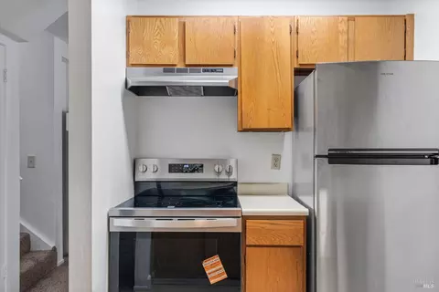 Kitchen - 106 Courtyards E, Windsor, CA 95492 photo 2 of 3