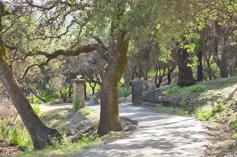 4500-4522 Wallace Rd, Santa Rosa, CA 95404