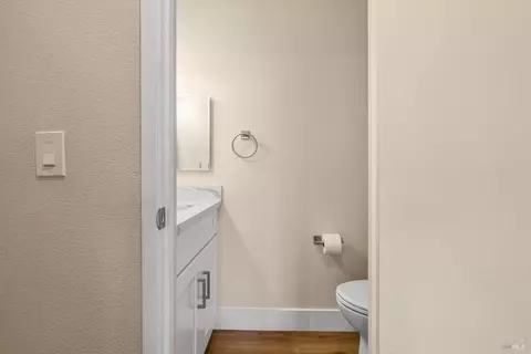Bath - 172 Cornell St, Windsor, CA 95492 photo 1 of 5