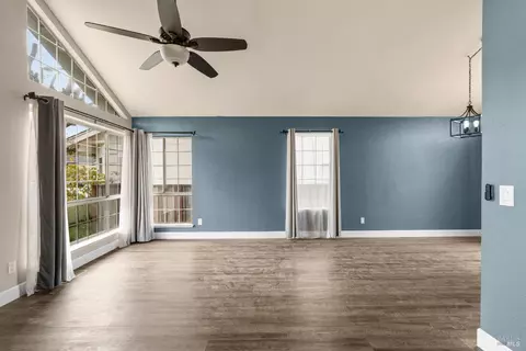 Living - 172 Cornell St, Windsor, CA 95492 photo 1 of 8