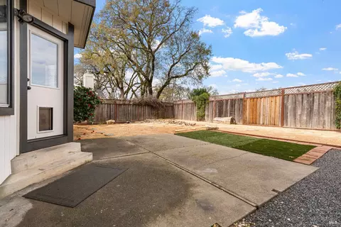 Exterior - 172 Cornell St, Windsor, CA 95492 photo 5 of 6