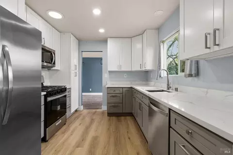 172 Cornell St, Windsor, CA 95492