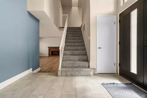 Entry Way - 172 Cornell St, Windsor, CA 95492 photo 3 of 6