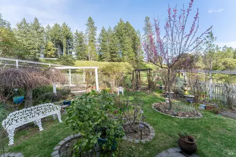 Exterior - 27581 Poppy Dr, Willits, CA 95490 photo 17 of 21