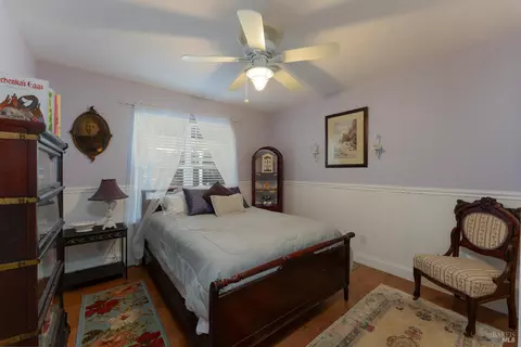 Bedroom - 27581 Poppy Dr, Willits, CA 95490 photo 2 of 2