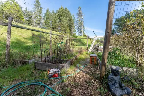 Exterior - 27581 Poppy Dr, Willits, CA 95490 photo 19 of 21