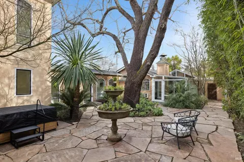 Exterior - 637 5th St E, Sonoma, CA 95476 photo 6 of 7