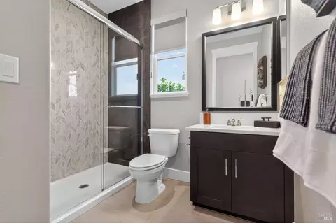 Bath - 619 Beyers St, Oakley, CA 94561 photo 3 of 4