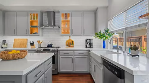 Kitchen - 5244 Tuscany Dr, Fairfield, CA 94534 photo 5 of 8