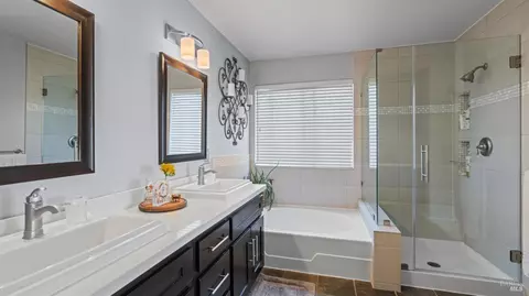 Bath - 5244 Tuscany Dr, Fairfield, CA 94534 photo 2 of 4