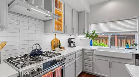 Kitchen - 5244 Tuscany Dr, Fairfield, CA 94534 photo 4 of 8