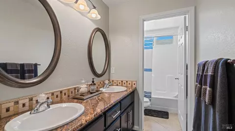 Bath - 5244 Tuscany Dr, Fairfield, CA 94534 photo 3 of 4