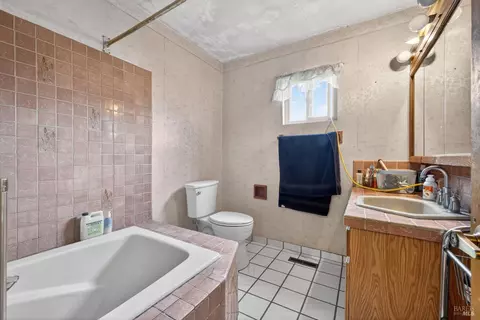 Bath - 410 E Railroad Ave, Cotati, CA 94931 photo 1 of 1