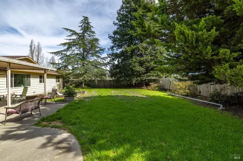 Exterior - 410 E Railroad Ave, Cotati, CA 94931 photo 8 of 9