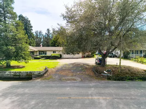 Exterior - 410 E Railroad Ave, Cotati, CA 94931 photo 7 of 9
