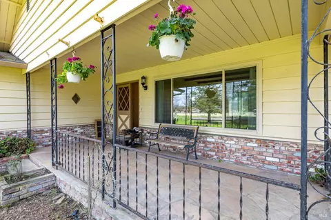 Exterior - 410 E Railroad Ave, Cotati, CA 94931 photo 3 of 9