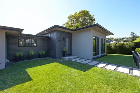 Exterior - 696 Hawthorne Dr, Tiburon, CA 94920 photo 2 of 18