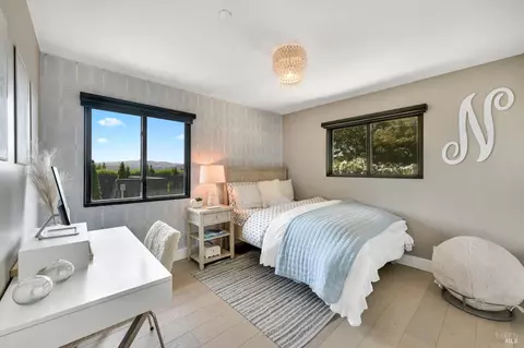 Bedroom - 696 Hawthorne Dr, Tiburon, CA 94920 photo 3 of 5