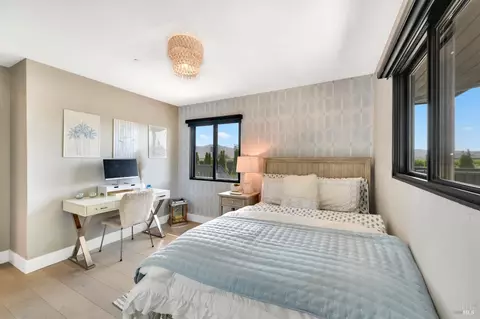 Bedroom - 696 Hawthorne Dr, Tiburon, CA 94920 photo 4 of 5