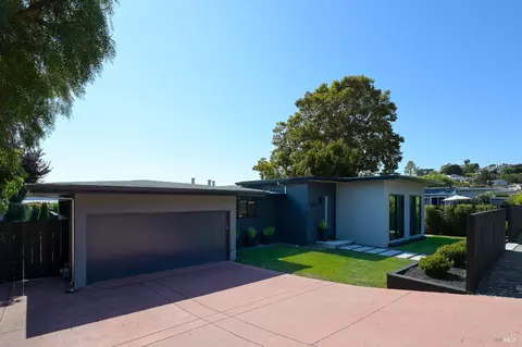 Exterior - 696 Hawthorne Dr, Tiburon, CA 94920 photo 1 of 18