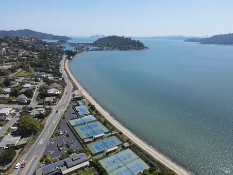 View/Area - 696 Hawthorne Dr, Tiburon, CA 94920 photo 3 of 3