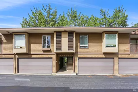 89 Forest Ln, San Rafael, CA 94903