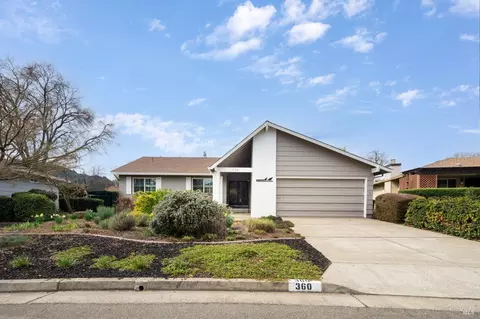 360 Twin Lakes Dr, Santa Rosa, CA 95409