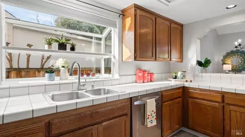 Kitchen - 8 Bay Tree Ct, Cotati, CA 94931 photo 1 of 2