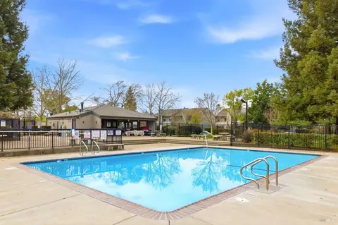 3552 Shelter Creek Dr, Napa, CA 94558