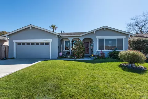 1642 Lauren Dr, Petaluma, CA 94954