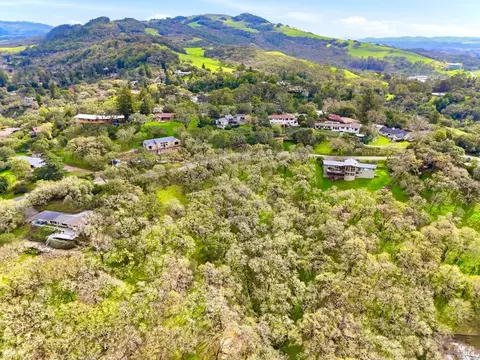3494 Holland Dr, Santa Rosa, CA 95404