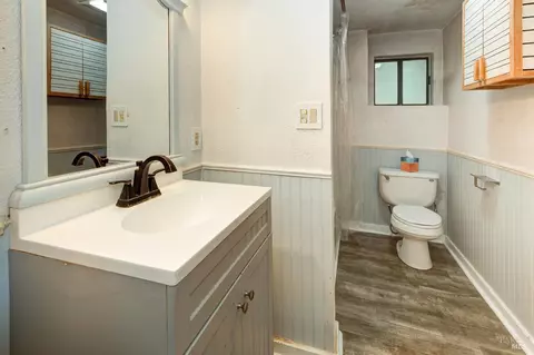 Bath - 620 Hichborn St, Vallejo, CA 94590 photo 4 of 6