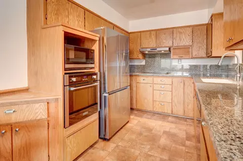Kitchen - 620 Hichborn St, Vallejo, CA 94590 photo 2 of 5
