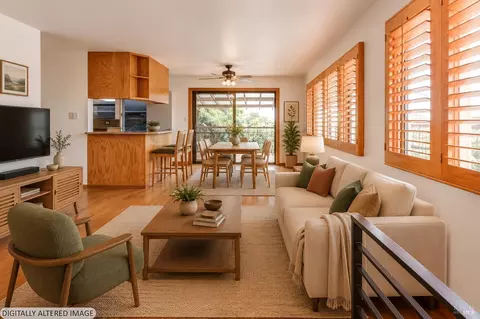 Living - 620 Hichborn St, Vallejo, CA 94590 photo 1 of 6