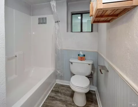 Bath - 620 Hichborn St, Vallejo, CA 94590 photo 5 of 6