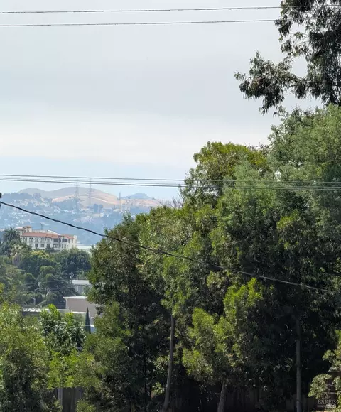View/Area - 620 Hichborn St, Vallejo, CA 94590 photo 4 of 4