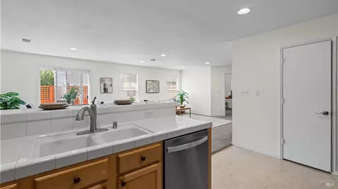 Kitchen - 3147 Puffin Cir, Fairfield, CA 94533 photo 4 of 4