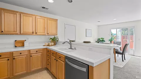 Kitchen - 3147 Puffin Cir, Fairfield, CA 94533 photo 3 of 4