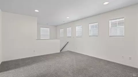 Living - 3147 Puffin Cir, Fairfield, CA 94533 photo 4 of 4
