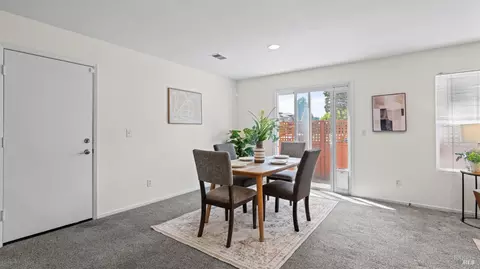 Dining - 3147 Puffin Cir, Fairfield, CA 94533 photo 2 of 2