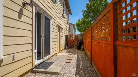 Exterior - 3147 Puffin Cir, Fairfield, CA 94533 photo 7 of 14