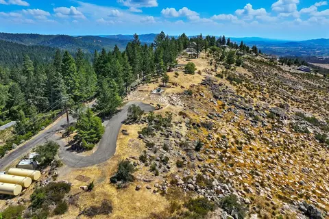 1200 Crestmont Dr, Angwin, CA 94508