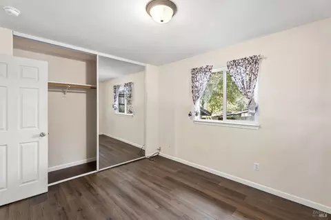 Bedroom - 25088 Goose Cir, Willits, CA 95490 photo 5 of 7
